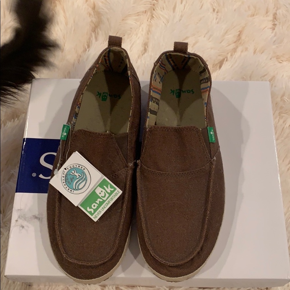 Sanuks